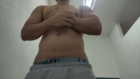 Snapshot of insistente chatting on 12-15-25, 03:27 INSTAGRAM camilodlx online show from 12-15-25, 03:27