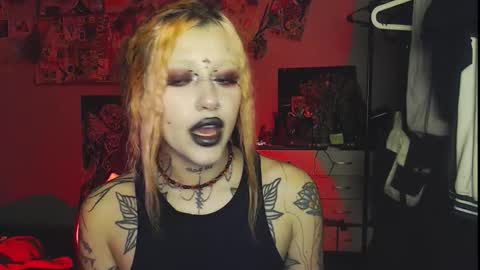 Insunnity666 online show from 11-18-25, 04:22