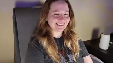 Snapshot of internetfairy_xo chatting on 07-14-26, 06:07 Faye online show from 07-14-26, 06:07