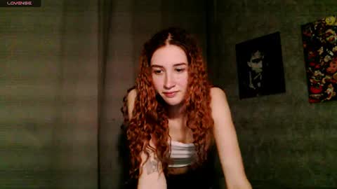 Snapshot of internetsexplorer chatting on 06-24-26, 10:42 Bernadette Join online show from 06-24-26, 10:42