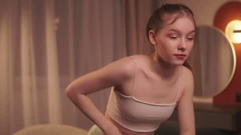 Avie online show from 04-09-26, 06:24