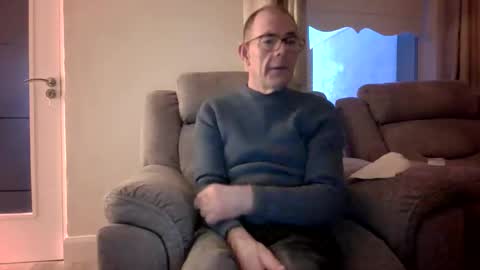 inthemood63 online show from 12-16-25, 04:34