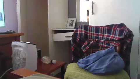 Snapshot of inxs2much chatting on 10-18-25, 04:37 inxs2much online show from 10-18-25, 04:37