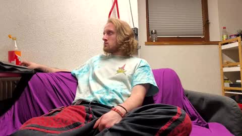 Snapshot of ipipo42o chatting on 03-01-25, 02:37 DrownMentally online show from 03-01-25, 02:37