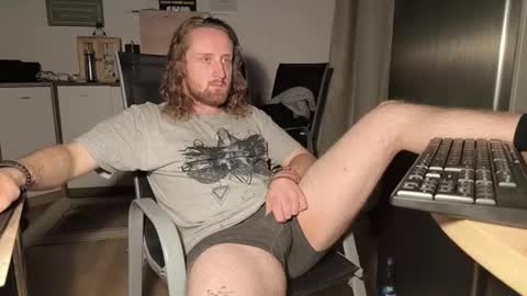 Snapshot of ipipo42o chatting on 10-13-25, 10:10 DrownMentally online show from 10-13-25, 10:10