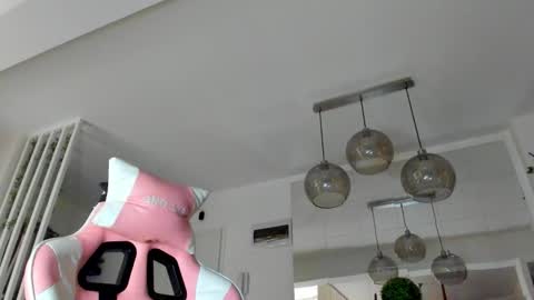 Ir s room online show from 11-19-25, 04:45