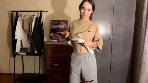 Evie online show from 10-21-25, 09:10