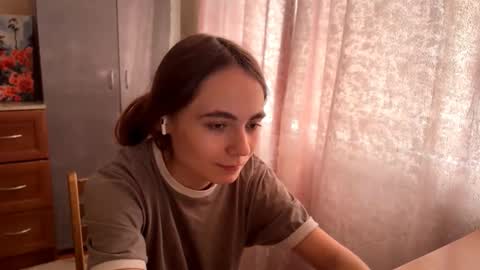 Evie online show from 10-22-25, 09:09