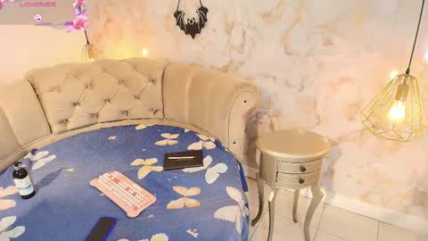 Iri  online show from 10-22-25, 05:34