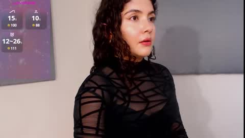 Snapshot of iris_caprice chatting on 12-12-24, 01:53 Instagram iris caprice online show from 12-12-24, 01:53