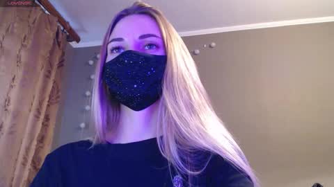 Snapshot of iris_lave chatting on 09-08-25, 04:17 Lily online show from 09-08-25, 04:17