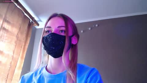 Snapshot of iris_lave chatting on 09-09-25, 02:05 Lily online show from 09-09-25, 02:05