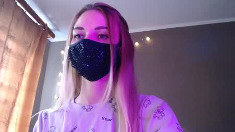 Snapshot of iris_lave chatting on 09-11-25, 03:12 Lily online show from 09-11-25, 03:12