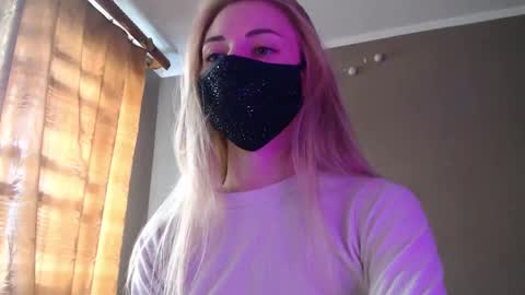 Snapshot of iris_lave chatting on 09-21-25, 11:56 Lily online show from 09-21-25, 11:56