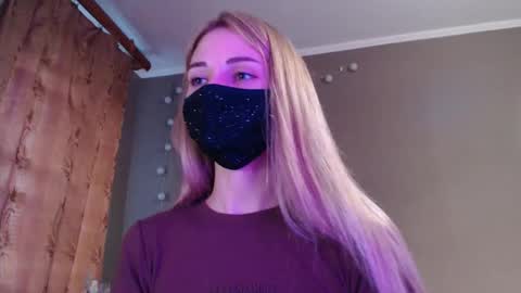 Snapshot of iris_lave chatting on 09-23-25, 03:48 Lily online show from 09-23-25, 03:48