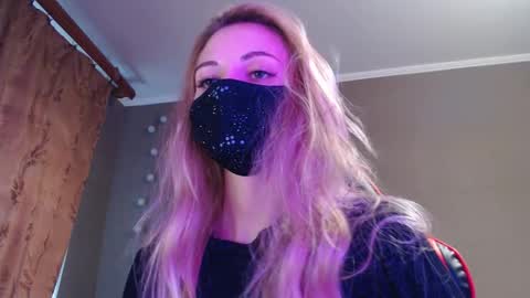 Snapshot of iris_lave chatting on 10-18-25, 02:51 Lily online show from 10-18-25, 02:51
