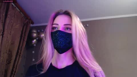 Lily online show from 11-12-25, 04:18