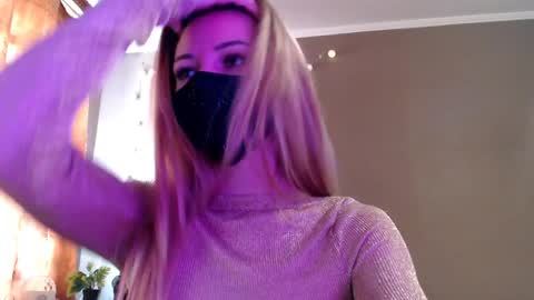 Lily online show from 04-04-26, 01:41