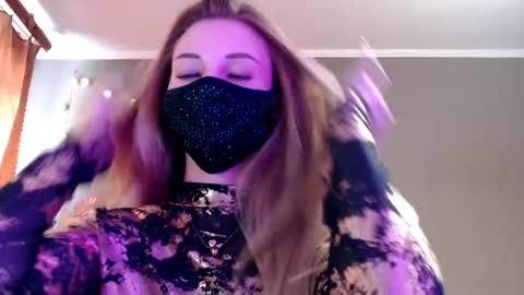 Lily online show from 04-26-26, 01:20