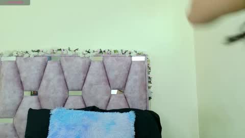 Iris online show from 01-15-26, 04:22