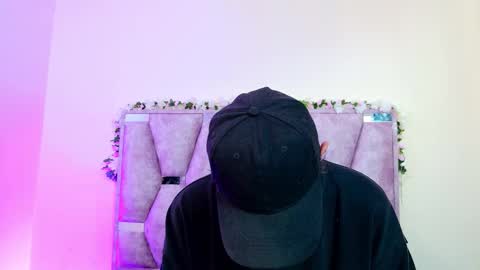 Iris online show from 03-18-26, 05:49