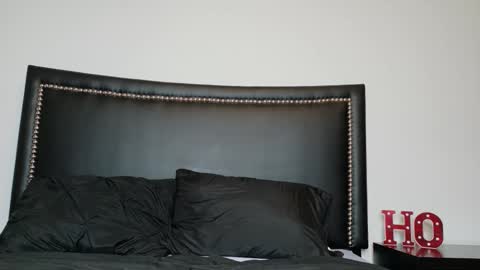 Iris  online show from 12-23-25, 03:04