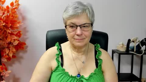 I R I S online show from 12-19-25, 07:26