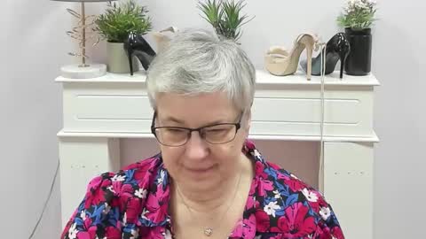 I R I S online show from 02-24-26, 07:06