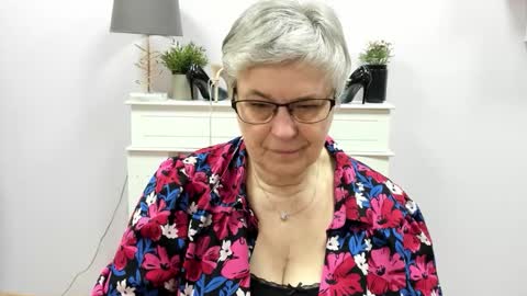 I R I S online show from 03-25-26, 07:14