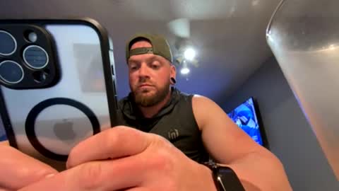 Snapshot of irish419111 chatting on 02-16-26, 05:25 irish419111 online show from 02-16-26, 05:25