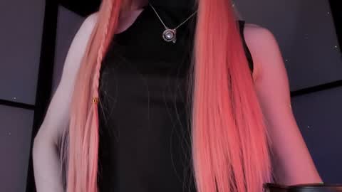 Miss Iris Fansly Miss Iris new inst.  online show from 12-06-24, 02:17