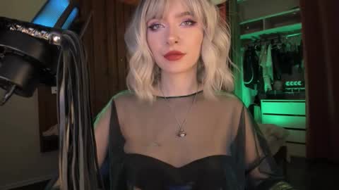 Miss Iris Fansly Miss Iris new inst.  online show from 01-05-26, 09:07