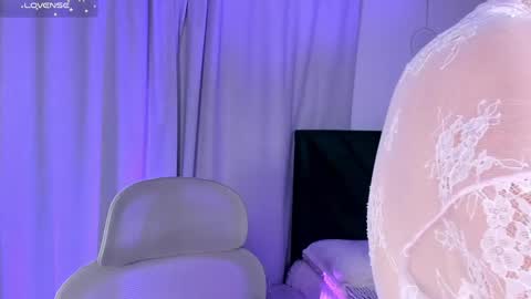 Iris Moira  online show from 04-17-26, 11:24