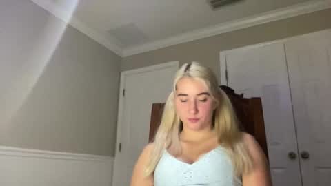 Snapshot of irispink1 chatting on 12-18-25, 02:50 Irispink1 online show from 12-18-25, 02:50