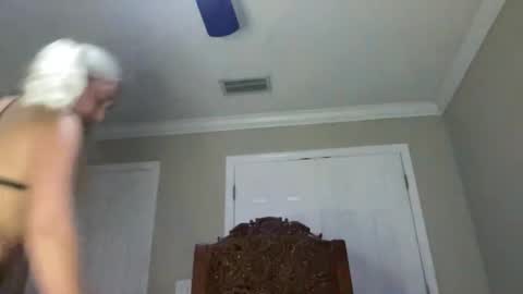 Snapshot of irispink1 chatting on 12-20-25, 12:40 Irispink1 online show from 12-20-25, 12:40