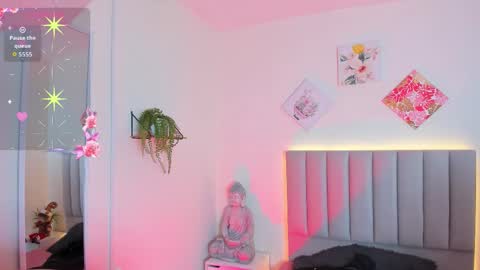 Iris online show from 11-25-25, 03:28