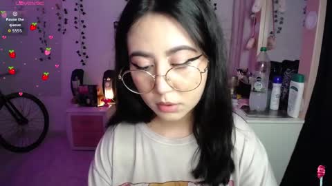 Snapshot of iriss_sky chatting on 11-14-25, 05:17 Iris online show from 11-14-25, 05:17