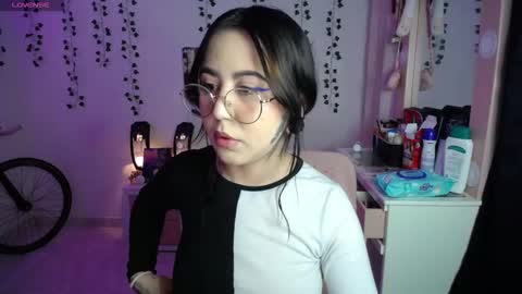 Snapshot of iriss_sky chatting on 11-27-25, 04:58 Iris online show from 11-27-25, 04:58