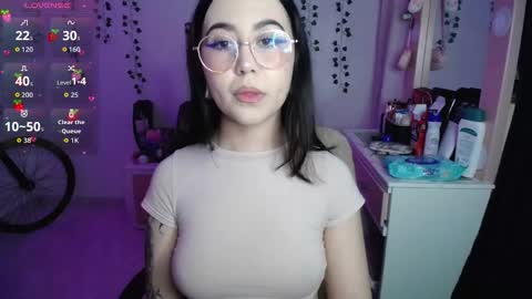 Snapshot of iriss_sky chatting on 11-29-25, 05:21 Iris online show from 11-29-25, 05:21