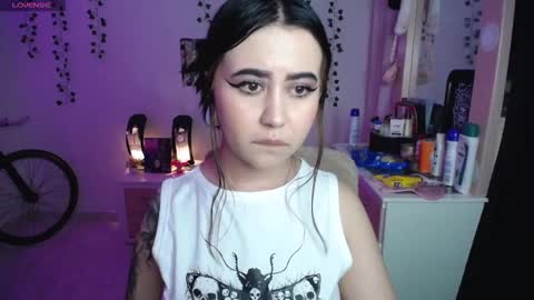 Snapshot of iriss_sky chatting on 01-19-26, 04:27 Iris online show from 01-19-26, 04:27