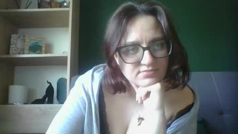Paris online show from 04-24-26, 05:43