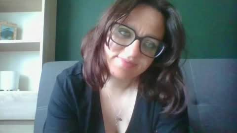 Paris online show from 05-20-26, 05:57