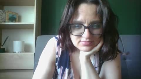 Paris online show from 05-22-26, 05:58