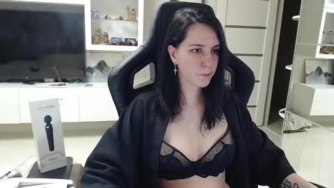 Irwi Tomboy online show from 01-12-25, 09:19