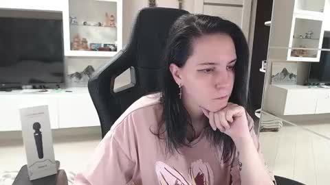 Irwi Tomboy online show from 01-17-25, 09:49