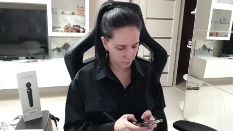 Irwi Tomboy online show from 01-26-25, 12:37