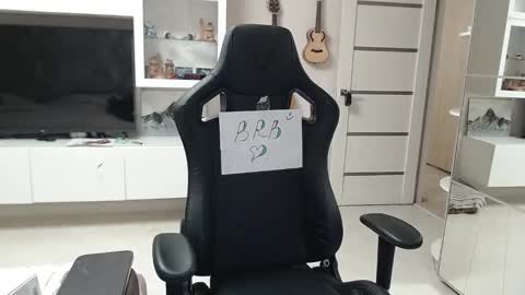 Irwi Tomboy online show from 01-31-25, 06:47