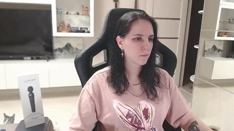 Irwi Tomboy online show from 03-06-25, 10:15