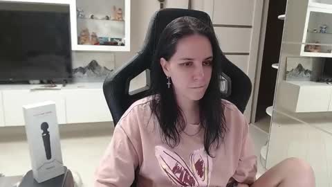 Irwi Tomboy online show from 03-07-25, 10:21