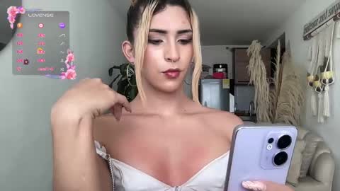 Isabella online show from 05-20-26, 07:53